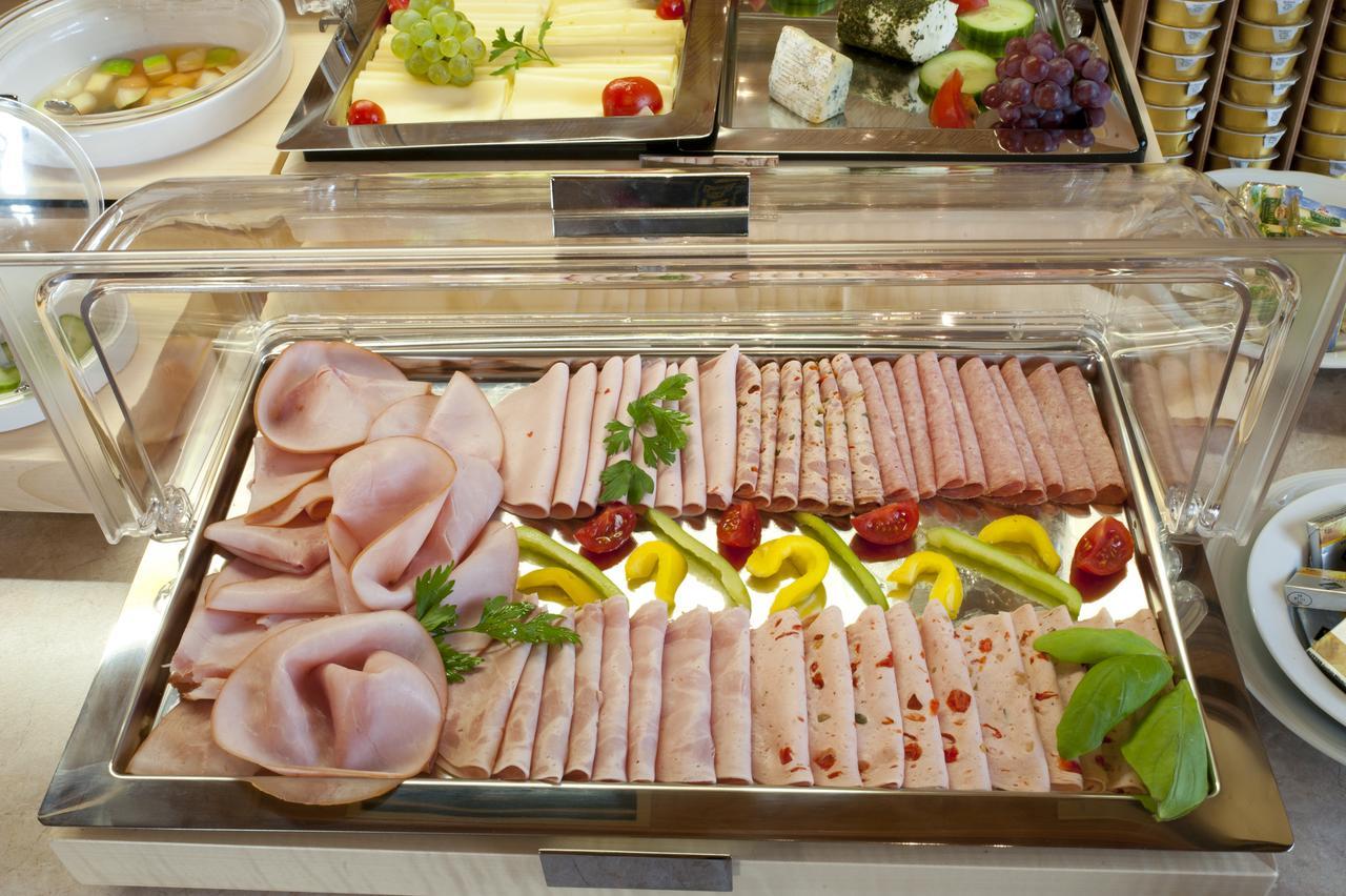 Hotel Restaurant Osterbauer ノインキルヒェン エクステリア 写真